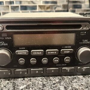 Honda Element OEM AM/FM Radio Stereo CD Player 39101-SCV-A010-MF825A0